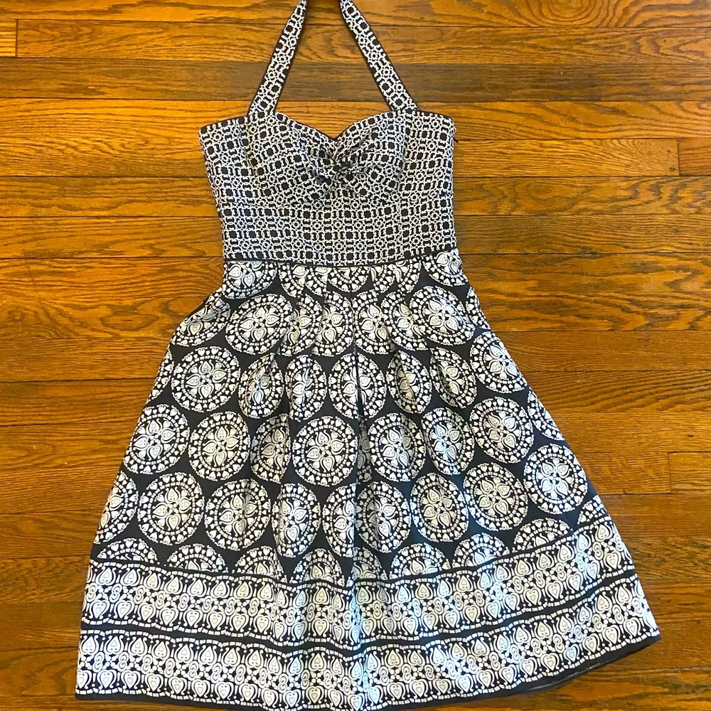 White House Black Market Black and White Strapless Dress Beautiful!